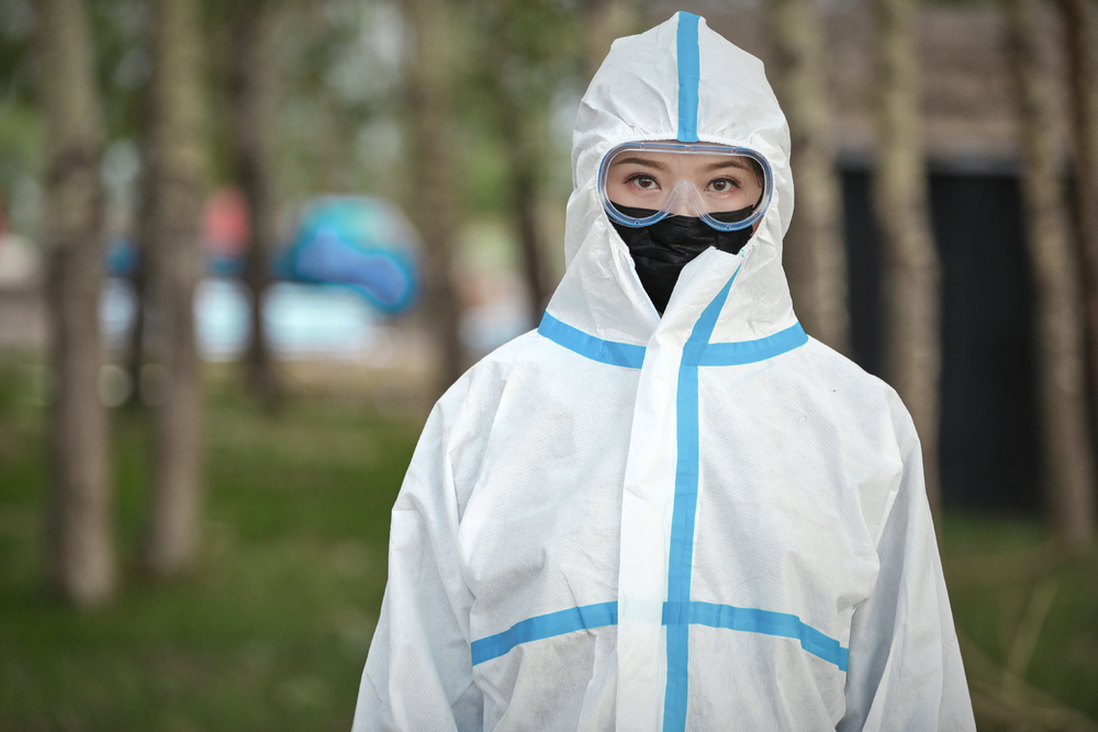 白衣執(zhí)甲，守護(hù)生命——致敬防護(hù)服下的女性力量